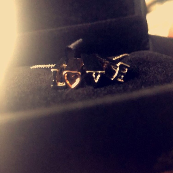 Necklace - Picture 3 of 3